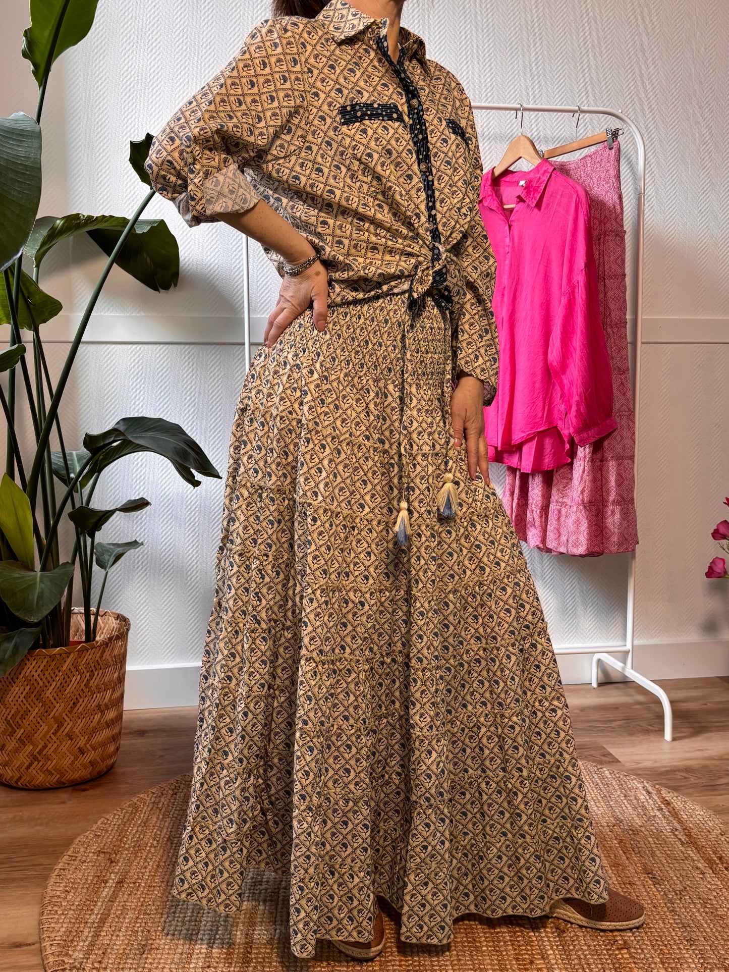 Chemise avec lien à motifs fleuris