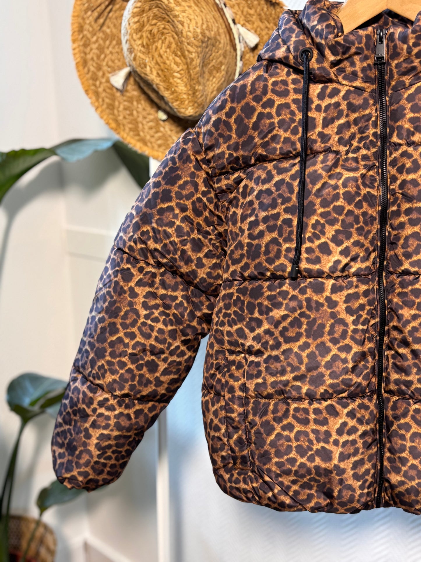 Tiffosi oversized leopard down jacket