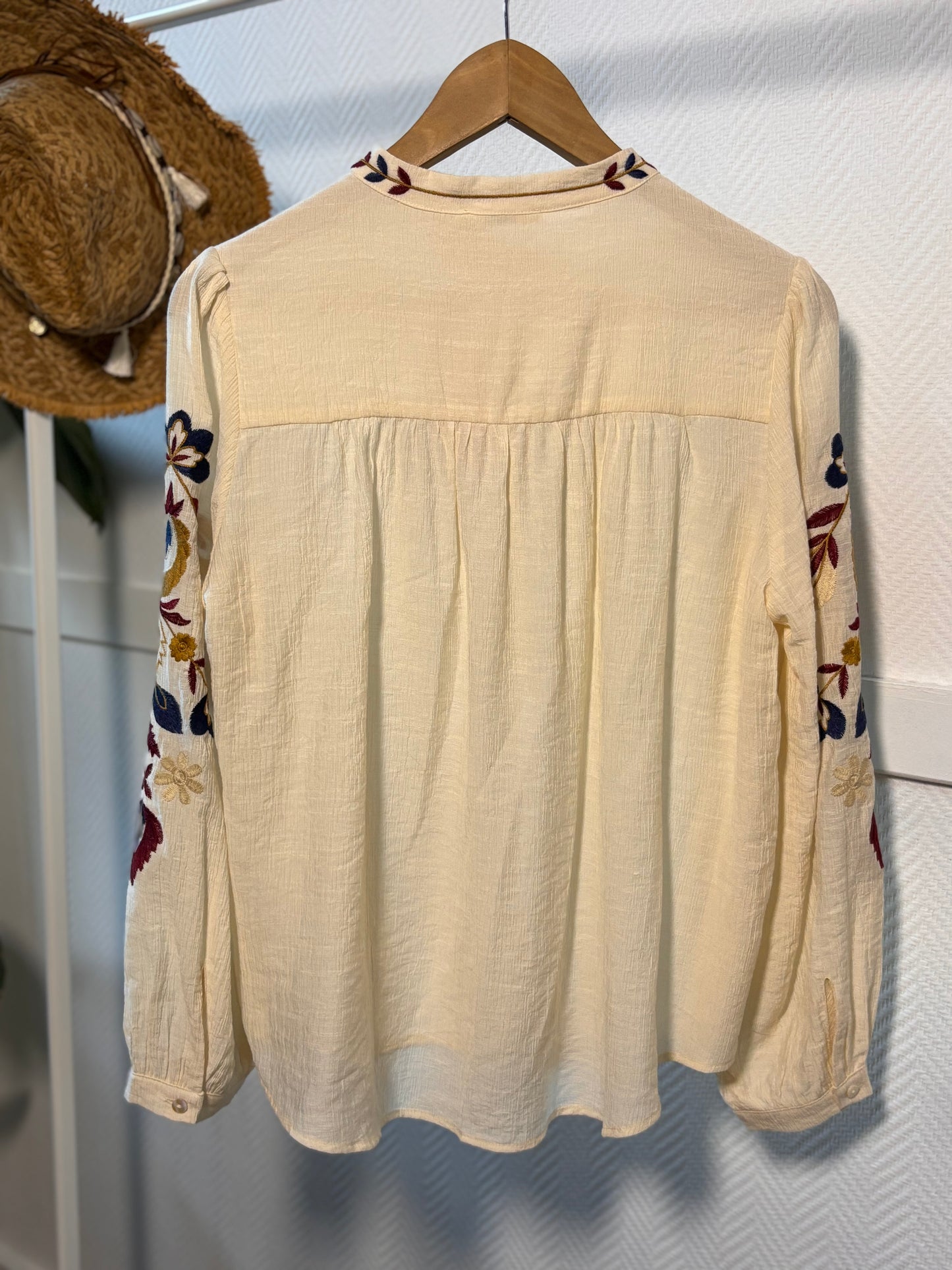 White blouse with puffed sleeves