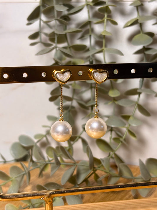 Boucles d'oreilles coeur et perle nacrée