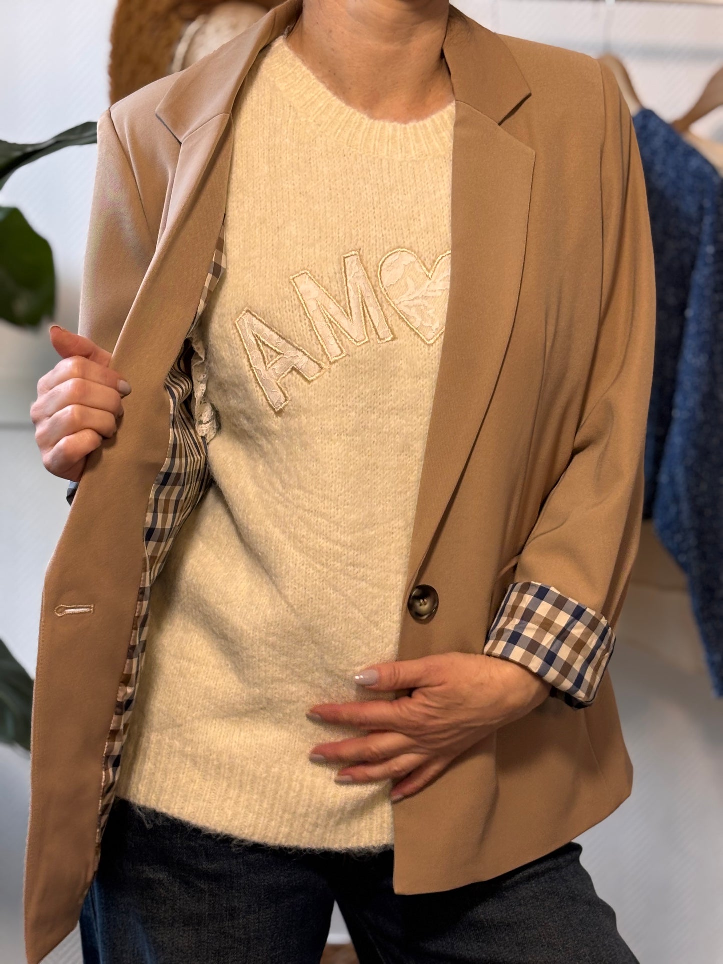 Blazer beige et doublure à carreaux