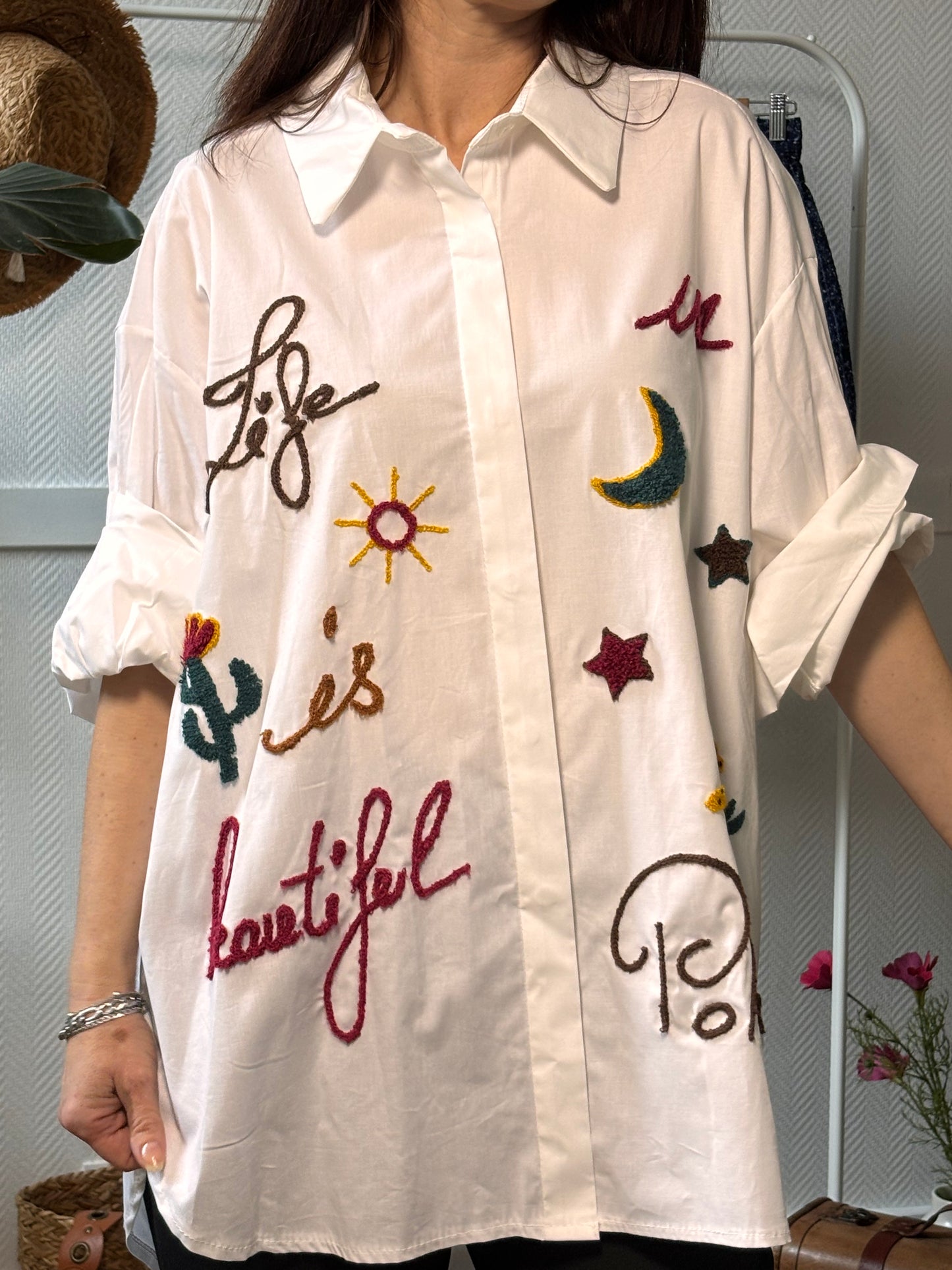 Wide embroidered shirt