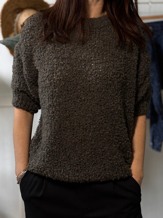 Pull manches courtes en maille bouclée